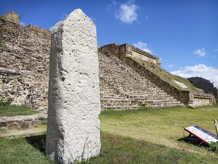 Monte Alban 16