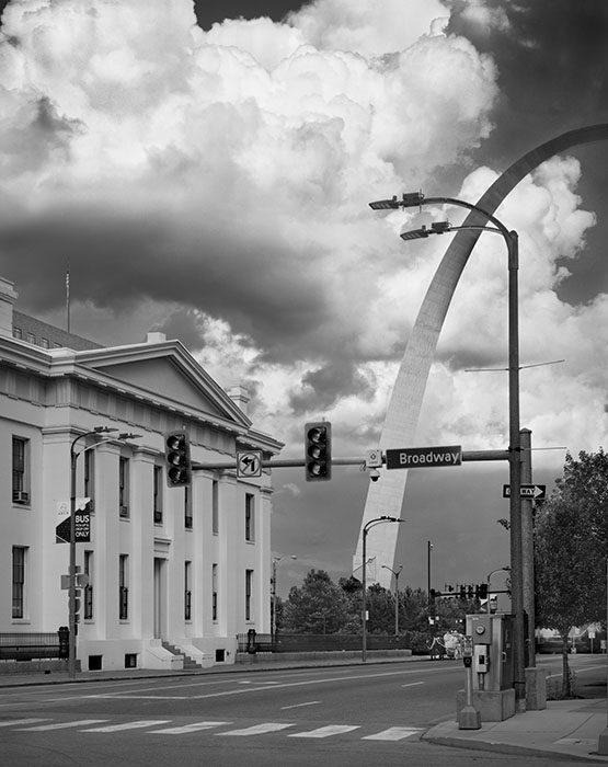 /product//arch-and-the-old-courthouse-thunderstorm-2020/