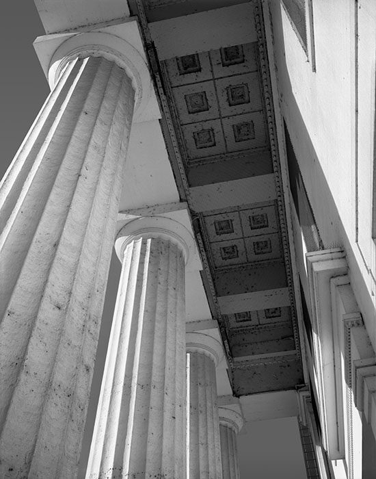 /product//pillars-of-the-old-courthouse-early-morning-2020/
