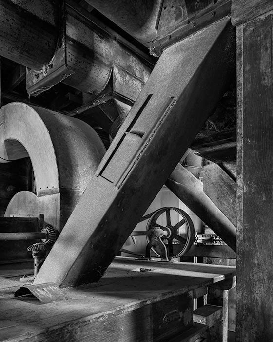 /product//drive-wheels-and-belts-detail-millstadt-grain-elevator-2026-2/